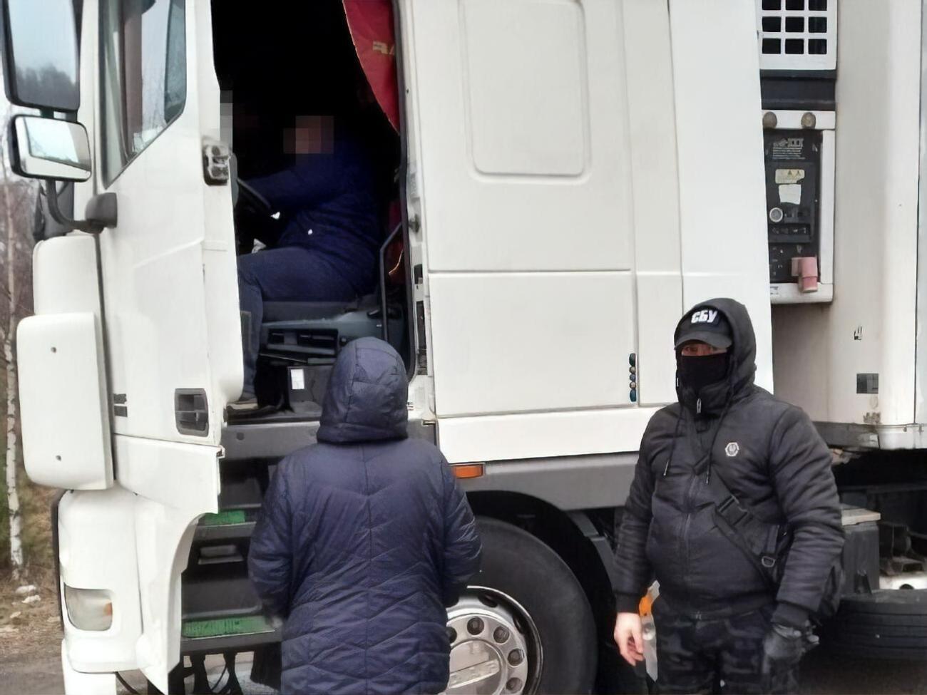 По данным СБУ, в 2020 году фигуранты поставили лекарств на общую сумму почти 40 млн грн