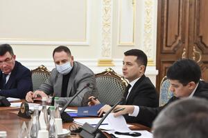 Зеленский (второй справа) отстранил Тупицкого от должности на два месяца