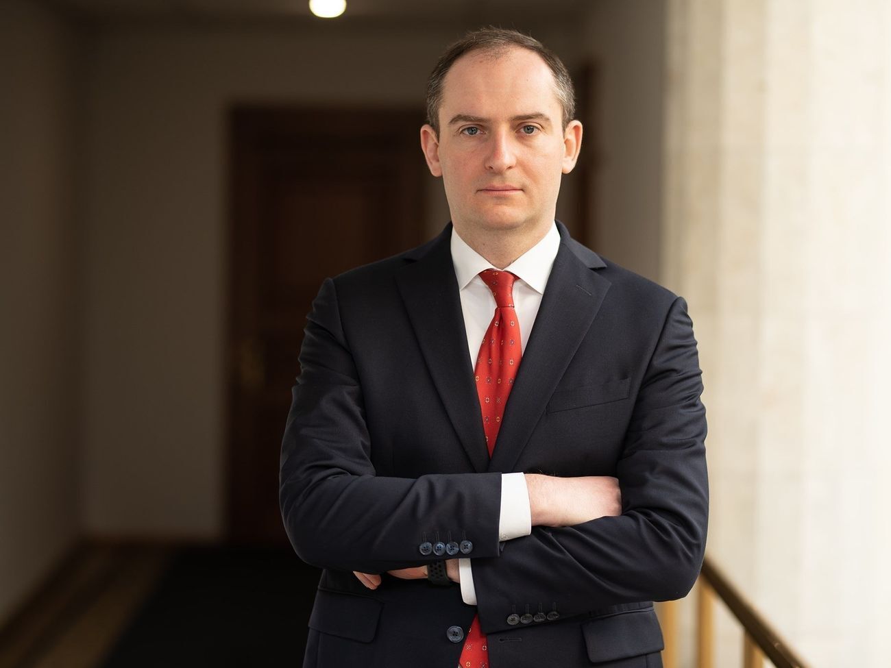 По мнению Верланова, из договоренностей "выполнена на бумаге" разработка организационных структур налоговой службы и таможенной службы