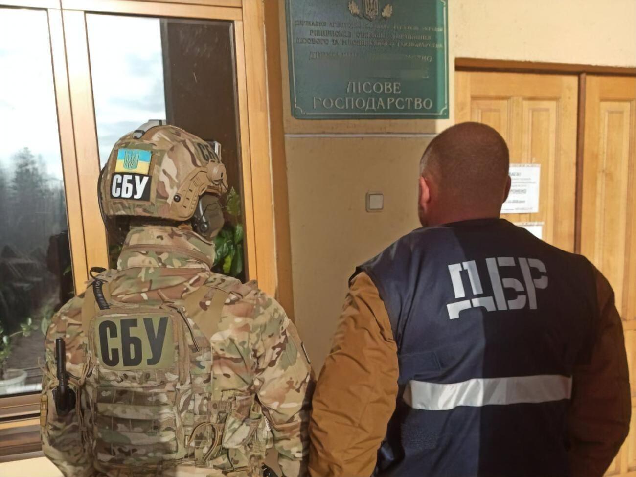 Правоохранители провели более 15 обысков в Киеве и Ровенской области