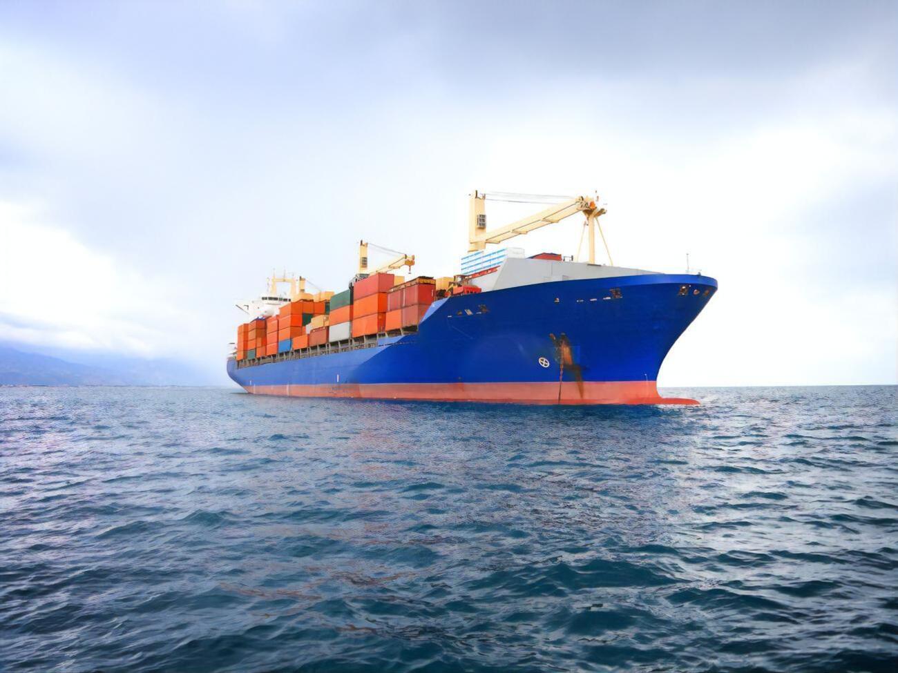 По словам Криклия, закон о водном транспорте позволит значительно разгрузить дорожные пути