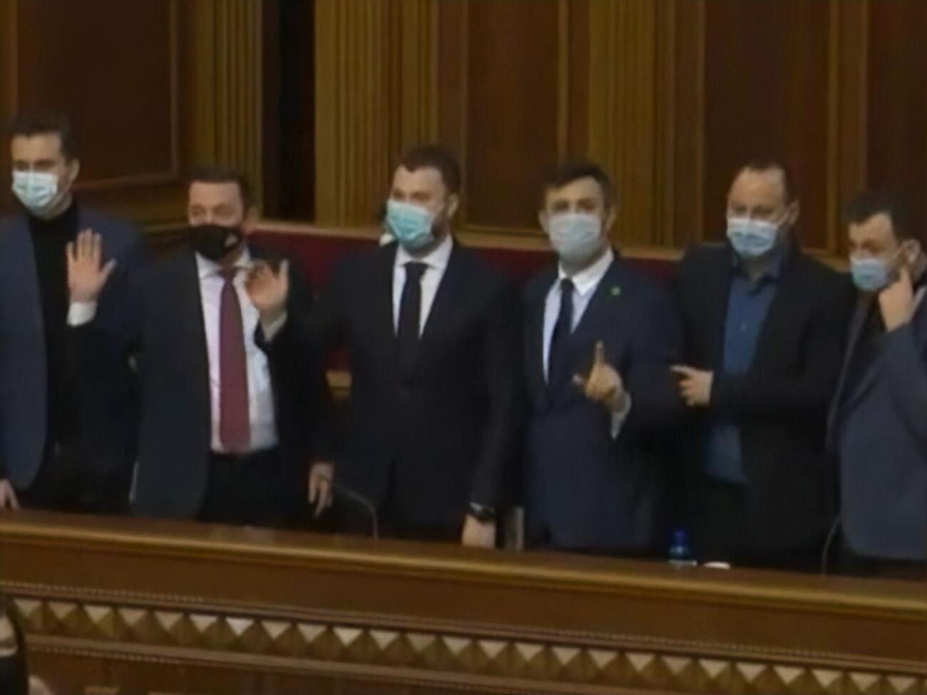 Сфотографироваться с Криклием захотели депутаты от "Слуги народа" Тищенко, Скичко, Юрий Корявченков и другие