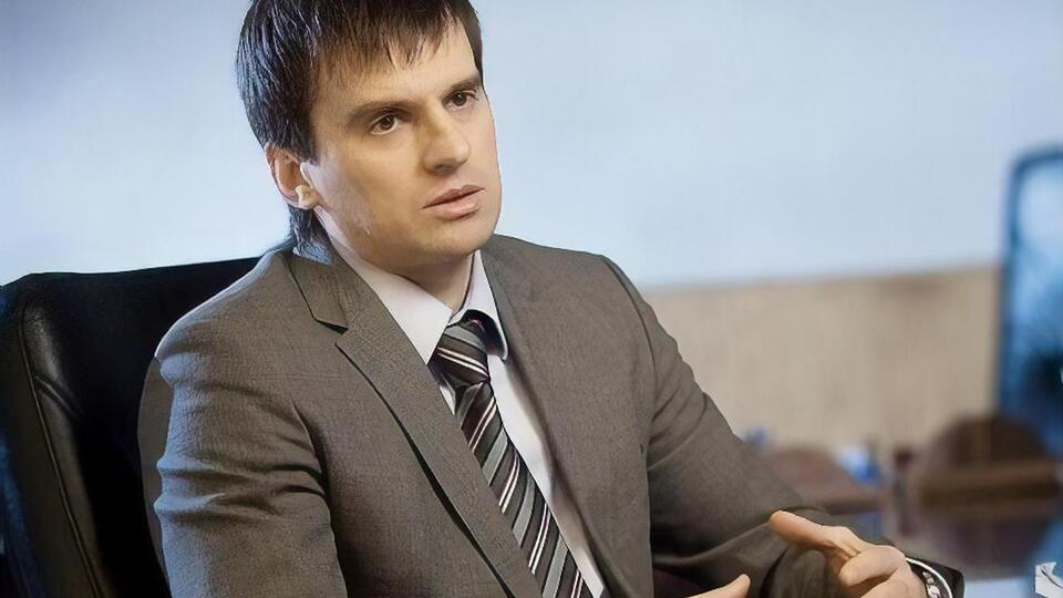 Эдуард Соколовский: Если в двух словах, то конфликт, как это обычно бывает, возник из-за денег