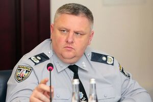 Крищенко заявил, что электрошокеры Taser появятся на вооружении после того, как соответствующее решение примет Кабмин