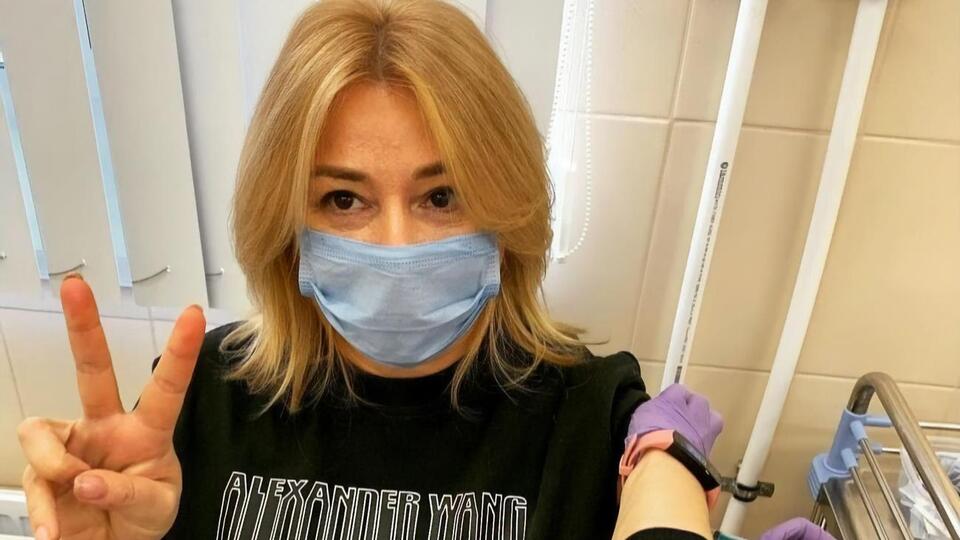 Апіна зробила щеплення проти коронавірусу