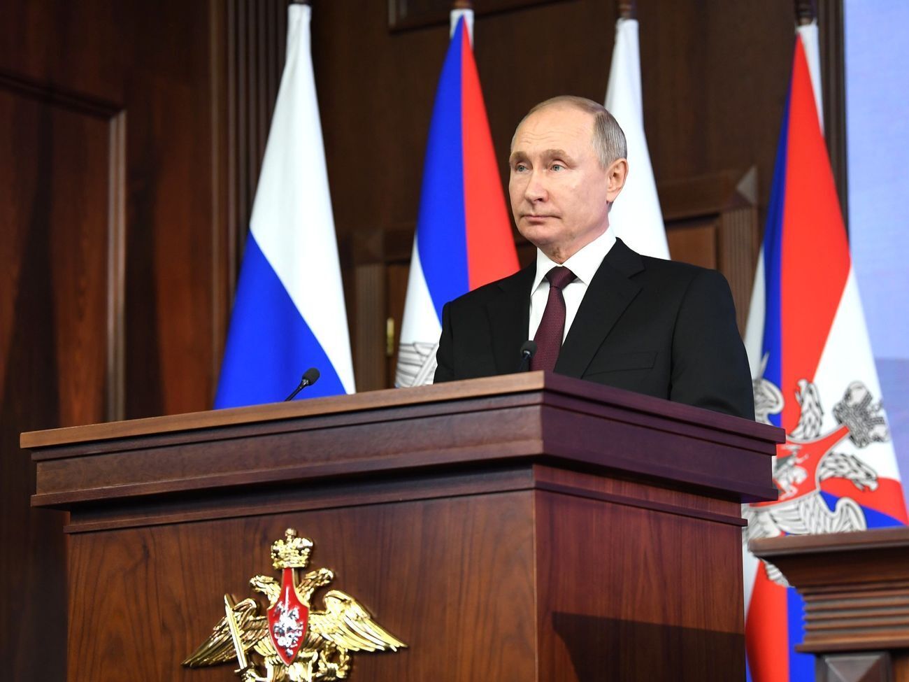 Путин поздравил Трампа и Байдена