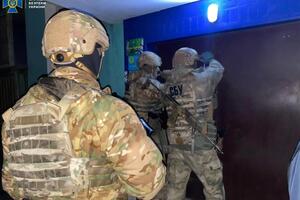 У будинках фігурантів правоохоронці провели обшуки