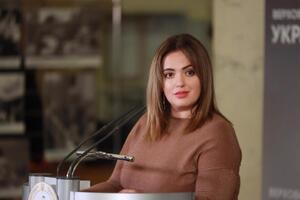 Той, хто працює та отримує пристойну заробітну плату, може самостійно придбати вакцину, вважає Забуранна