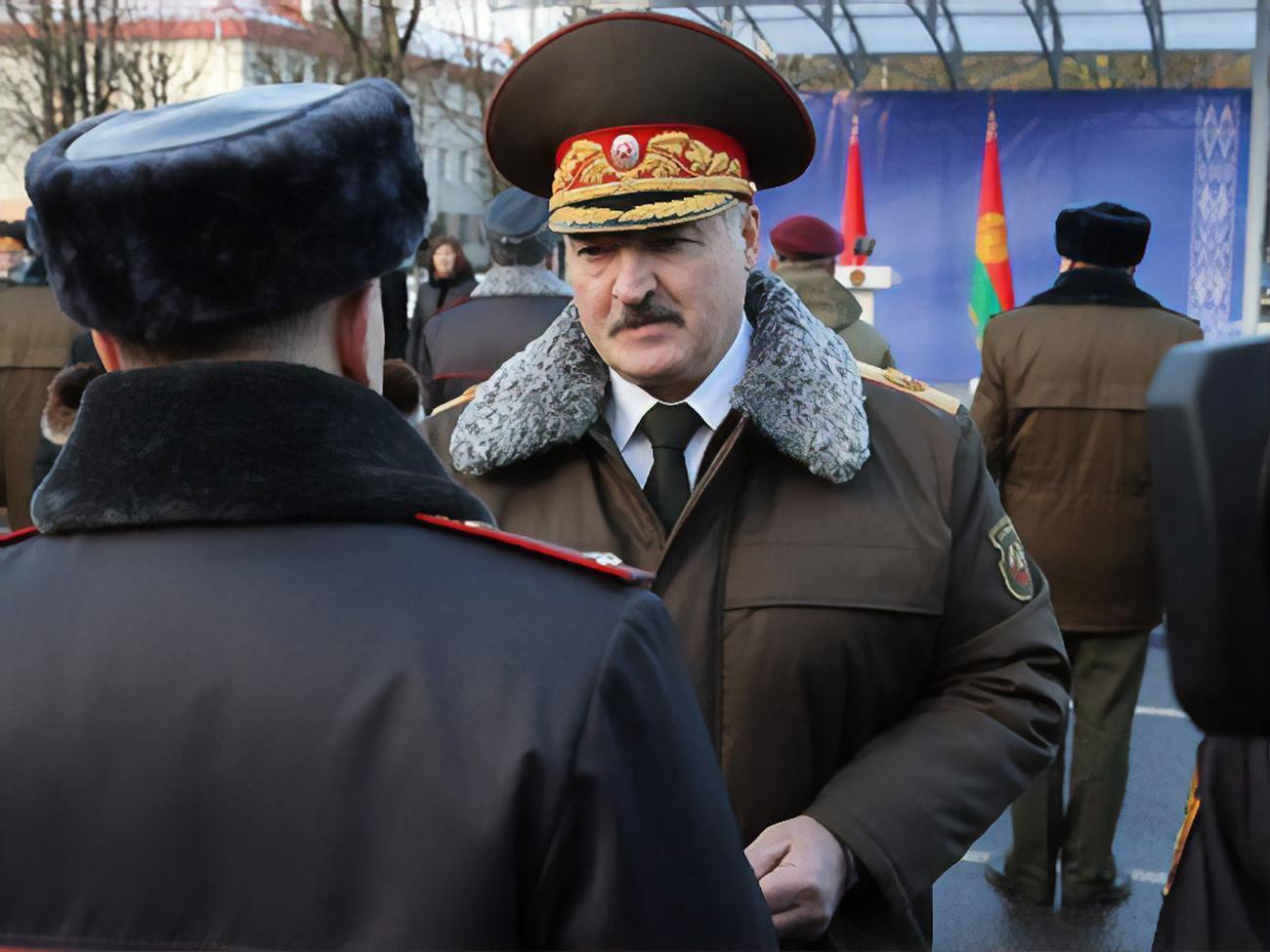 Лукашенко:&nbsp;Ведущую роль в организации уличных беспорядков играют зарубежные кукловоды и их приспешники-коллаборационисты