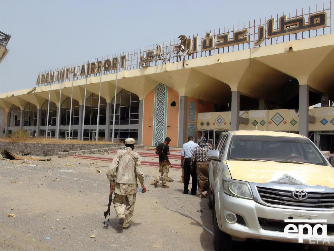 Взрыв в&nbsp;аэропорту, по мнению властей Йемена, организовало&nbsp;хуситское движение "Ансар Аллах"&nbsp;