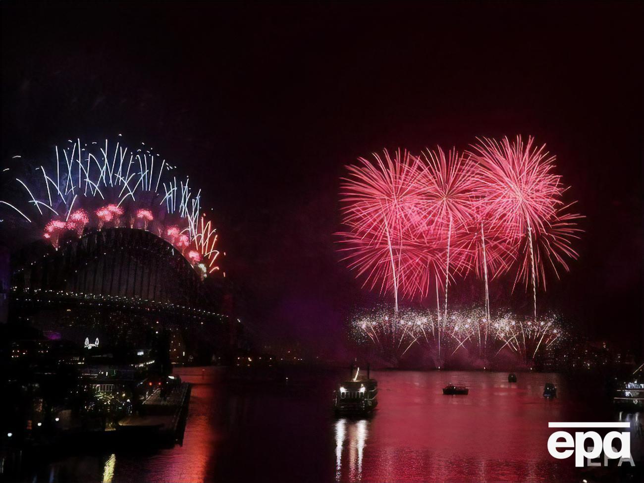 Жители Сиднея смотрели фейерверк по телевизору