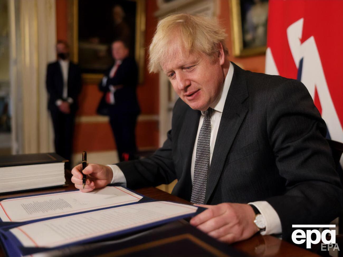 Підписаний Джонсоном документ стосується співробітництва ЄС і Великобританії у торгівлі, транспортному сполученні, рибальстві та інших галузях