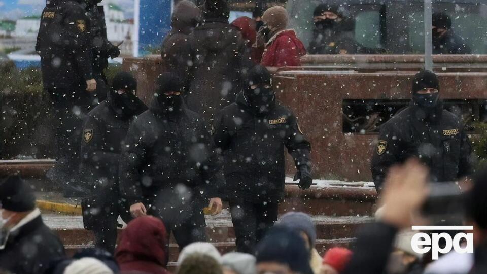 Силовики затримували людей на мітингах