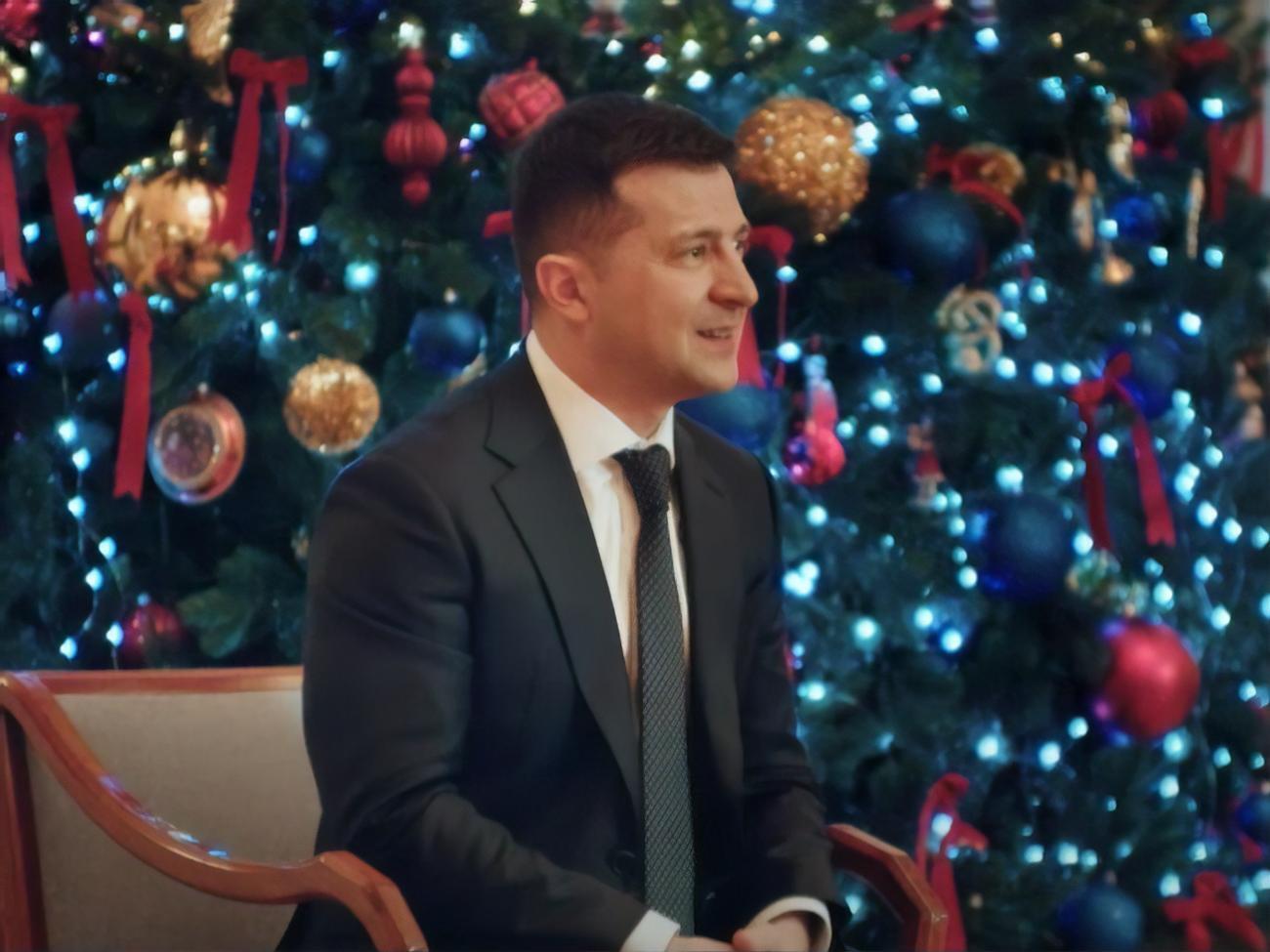 Зеленский: Каким же был этот год? В нем были слезы от боли и слезы от гордости