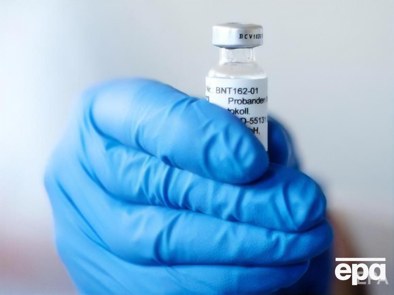 Pfizer і BioNtech планують виготовити 1,3 млрд доз вакцини у 2021 році