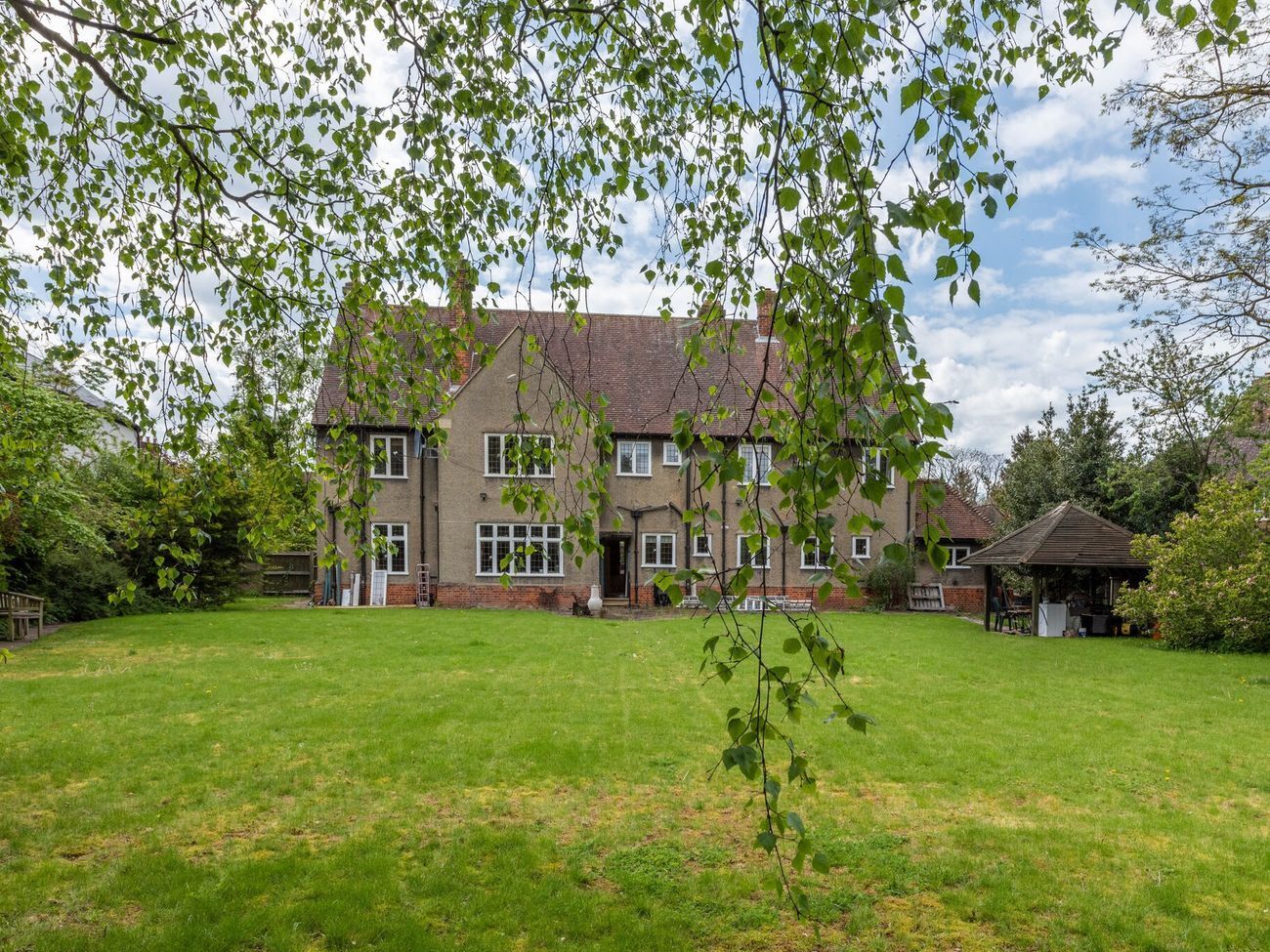 В доме на&nbsp;Нортмуд-роуд, 20 Толкин написал "Властелина колец" и "Хоббита"