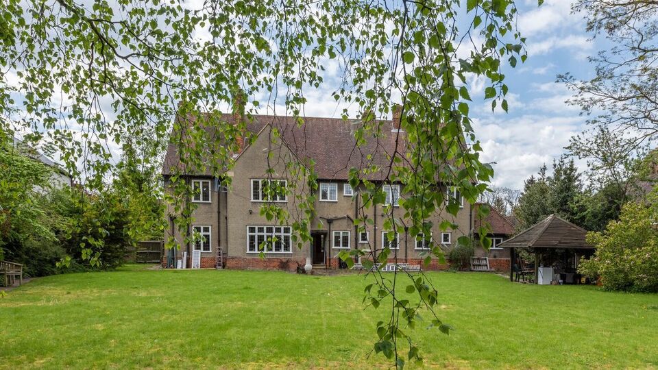 У будинку на Нортмуд-роуд, 20 Толкін написав "Володаря перснів" та "Хоббіта"