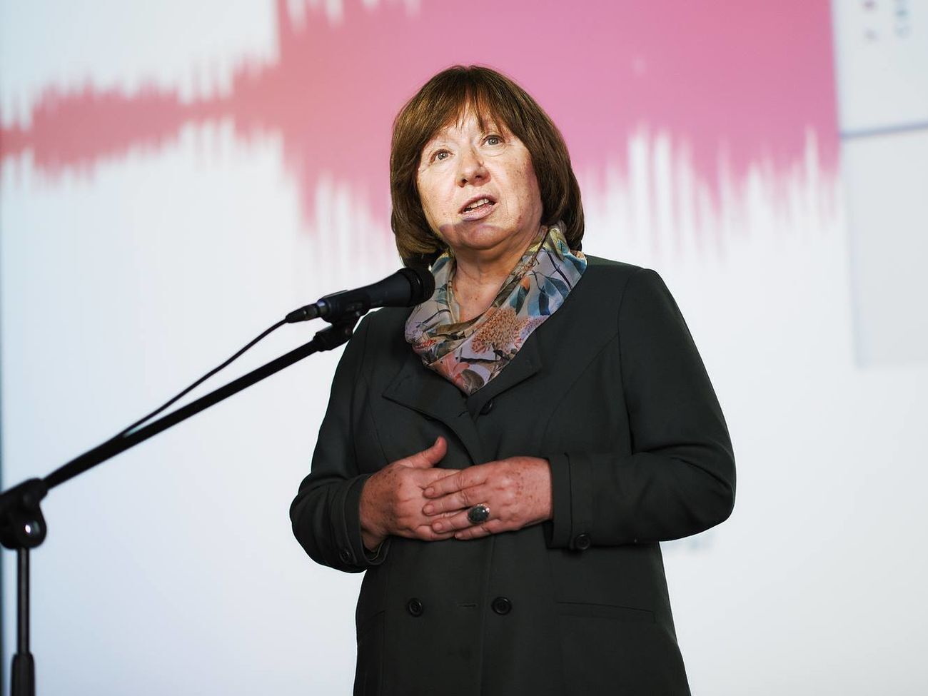 Алексиевич заявила, что объединение Беларуси и России невозможно