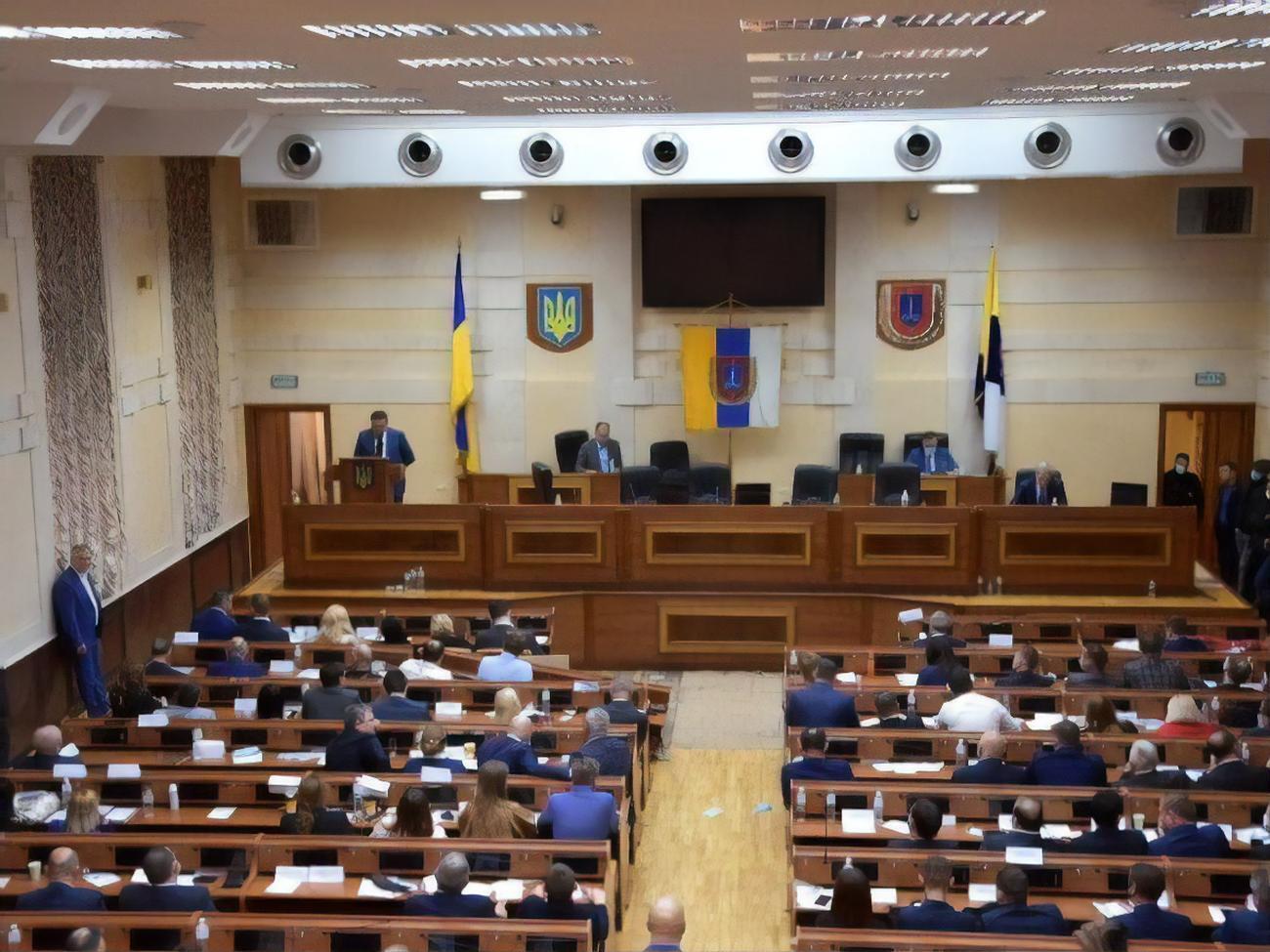 В ходе конфликта в сессионном зале сломали мебель