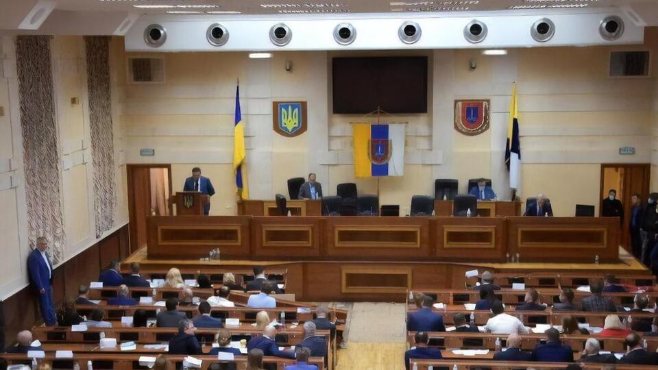 В ходе конфликта в сессионном зале сломали мебель
