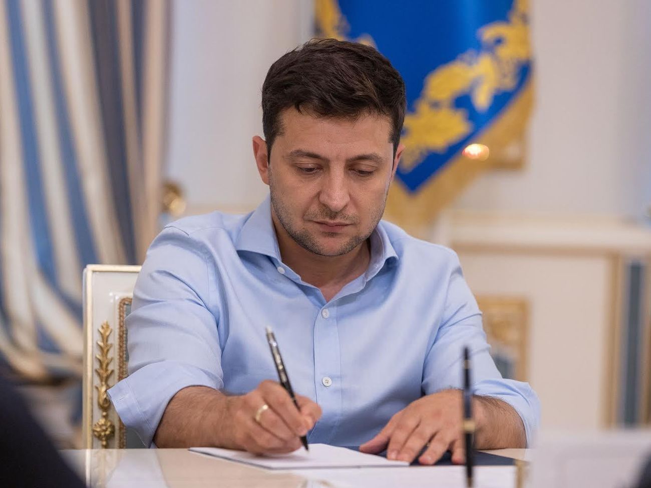 Зеленский поблагодарил подписавшихся "за активную гражданскую позицию"