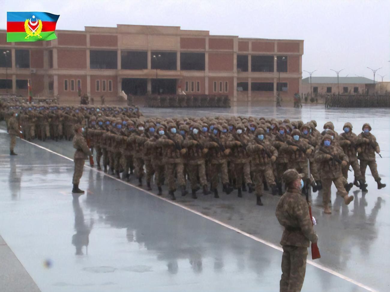 В параде примут участие более 3 тыс. человек