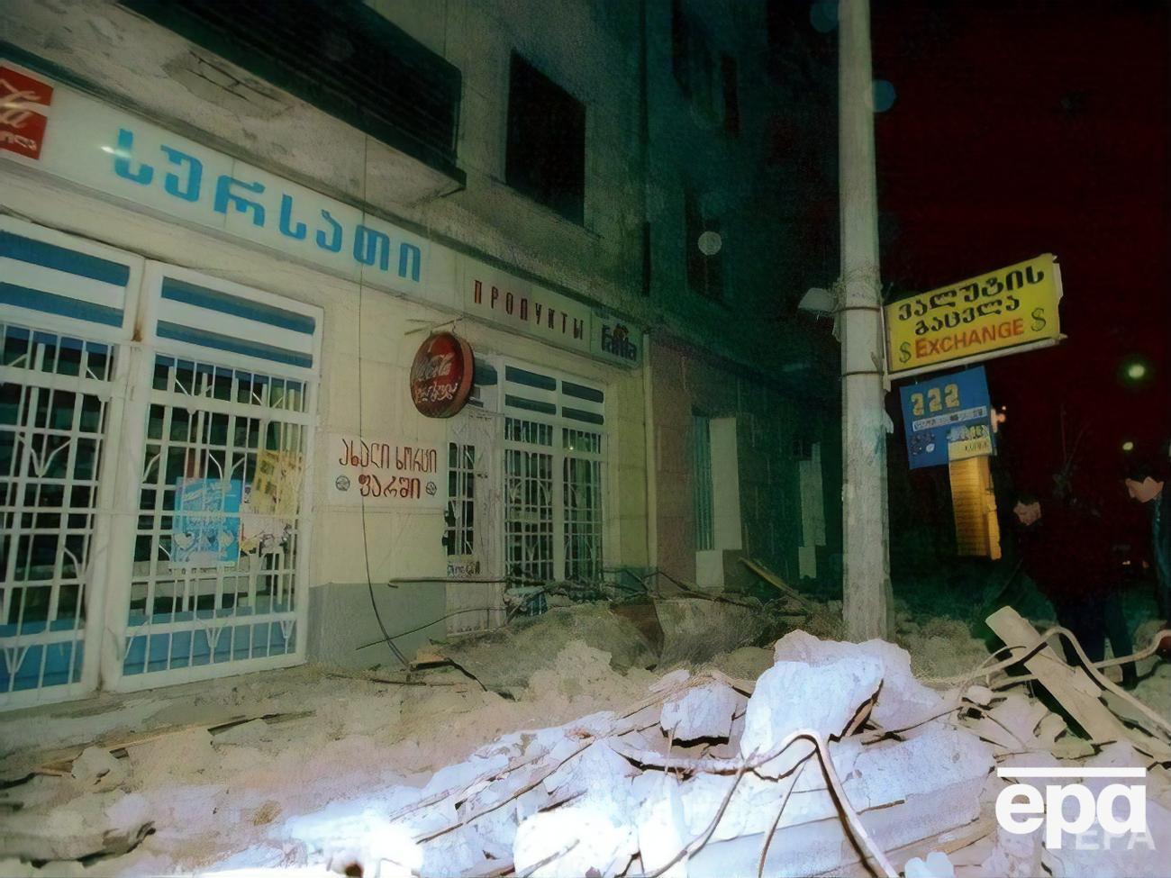 Эпицентр землетрясения залегал на глубине 12 км