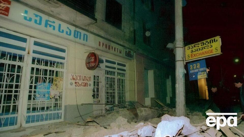 Эпицентр землетрясения залегал на глубине 12 км