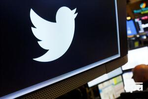 Пользователи активно комментируют пост Twitter