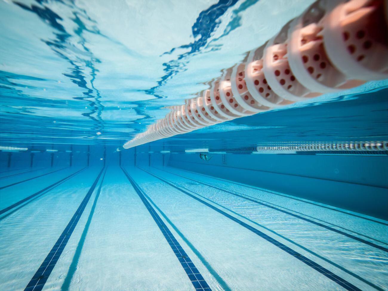 Работники могли нарушить технологию очистки бассейна, полагают в следкоме Астрахани