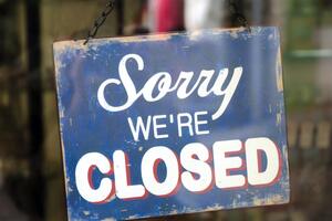 25 листопада стало відомо, що Кабмін та Офіс президента розглядають можливість введення в Україні жорсткого локдауну