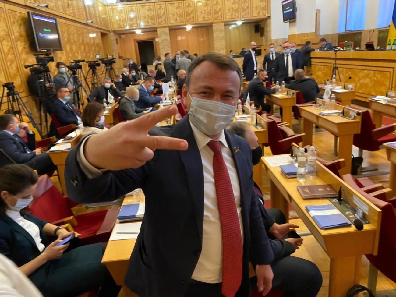 Петрова підтримало 37 депутатів