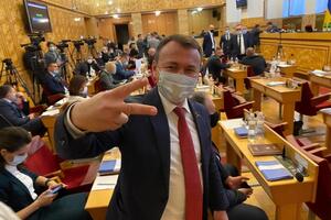 Петрова підтримало 37 депутатів