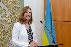 Квін: Ми підтримуємо офіційну позицію Міністерства охорони здоров'я України щодо відмови від використання російської вакцини