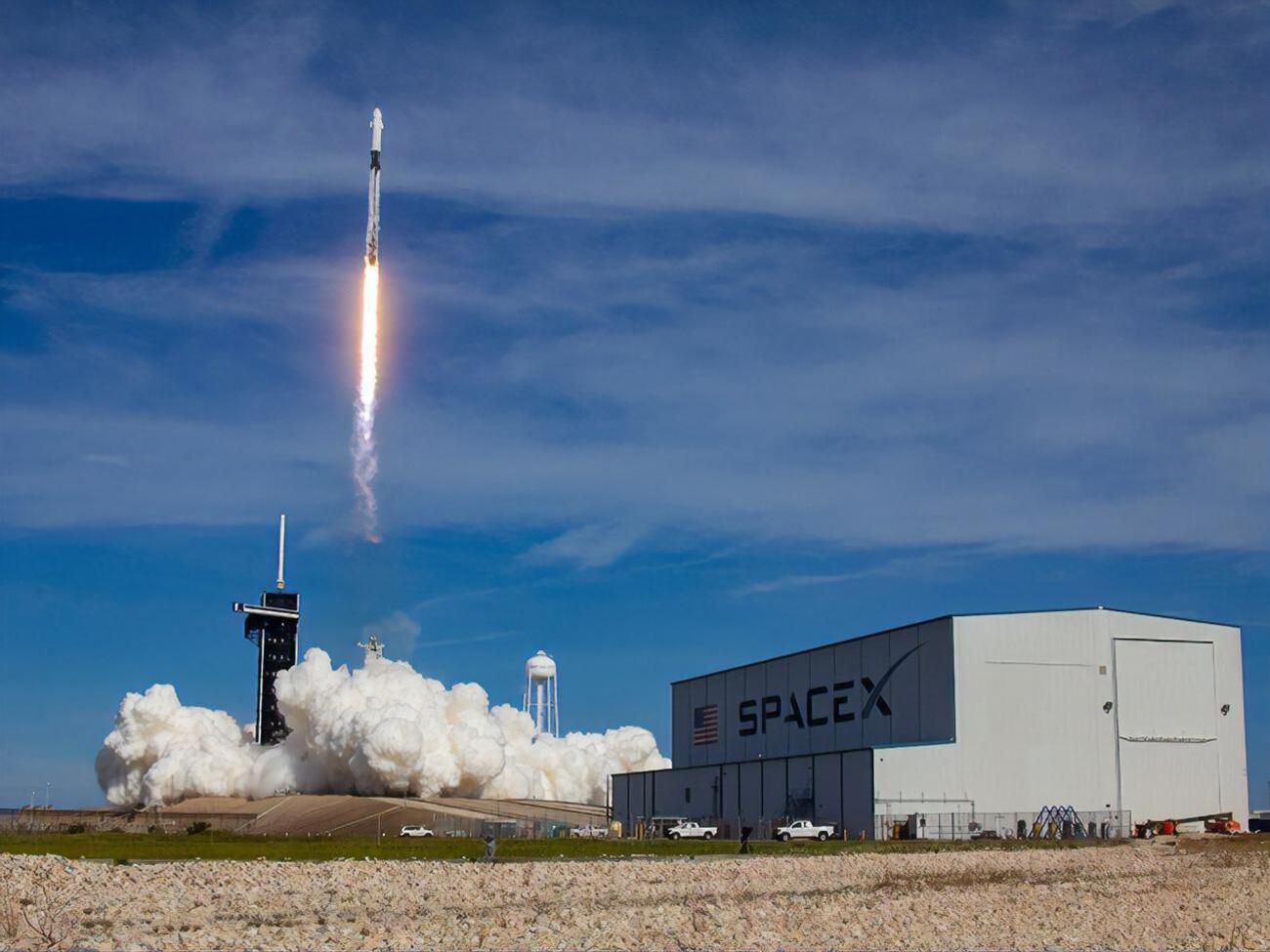 На Международной космической станции Cargo Dragon пробудет около месяца