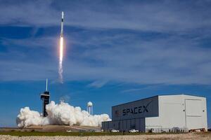 На Международной космической станции Cargo Dragon пробудет около месяца