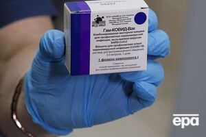 Російської вакцини проти COVID-19 не існує, оскільки її зареєстрували до третьої стадії випробувань, підкреслювали в МОЗ України