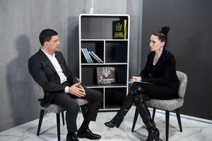 Интервью Бацман с Гройсманом продолжалось более часа
