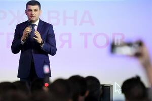 Гройсман: Говорить о том, что я сегодня имею решение баллотироваться в президенты, я пока бы не стал