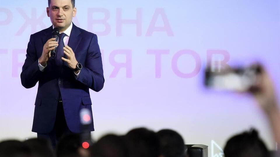 Гройсман: Говорить о том, что я сегодня имею решение баллотироваться в президенты, я пока бы не стал