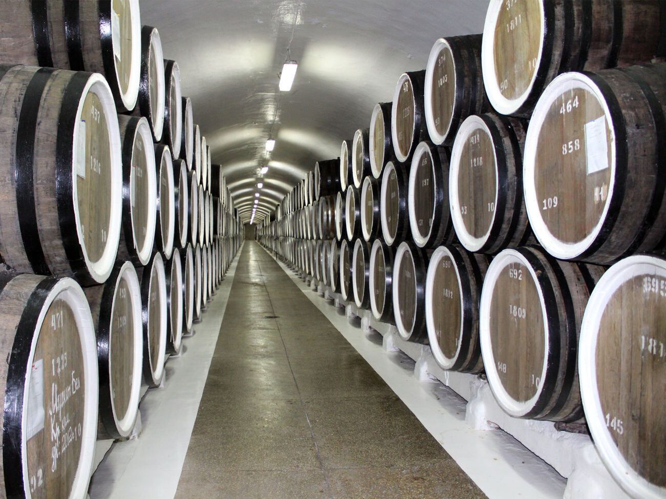 "Массандра"&nbsp;&ndash; одна из старейших винодельческих компаний Крыма, основанная в конце XIX века