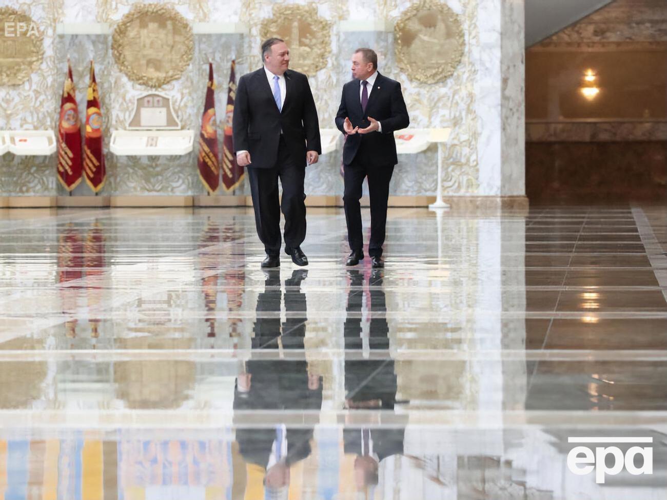 Помпео (слева) и Макей сегодня провели переговоры в Минске