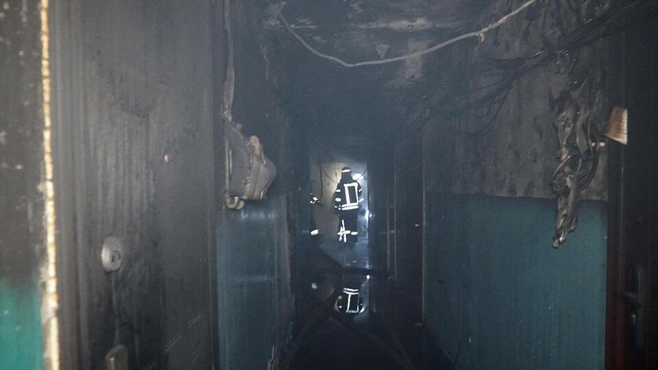 Пожар возник в комнате на 6-м этаже 9-этажного дома
