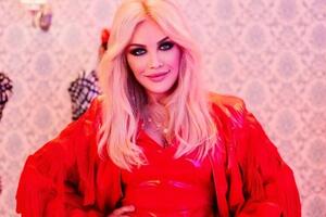 Повалий: Пылай! Пой! Люби! Отдавай любовь!