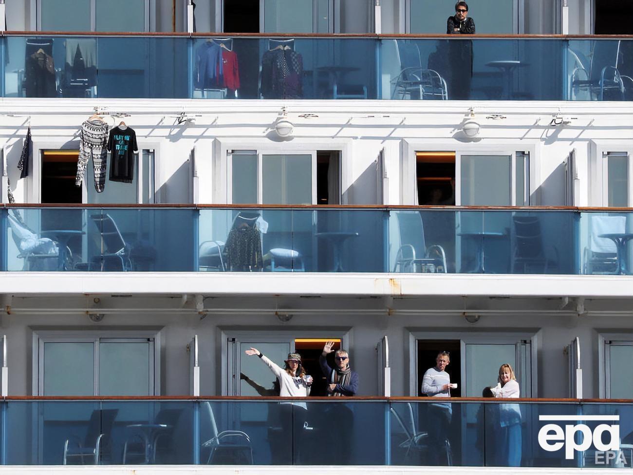 Організатори туру обіцяють не стягувати додаткову плату за послуги на борту Diamond Princess за час карантину