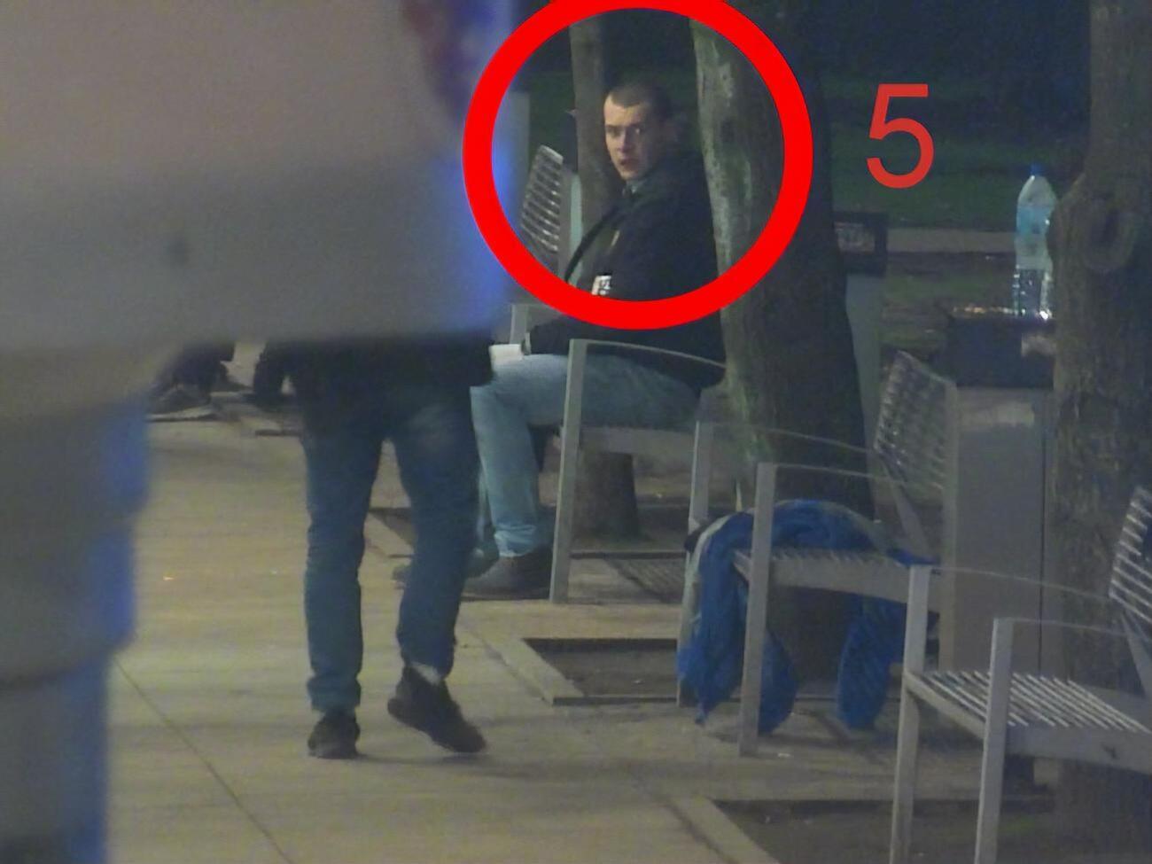 Поліція опублікувала фото нападників із камери спостереження