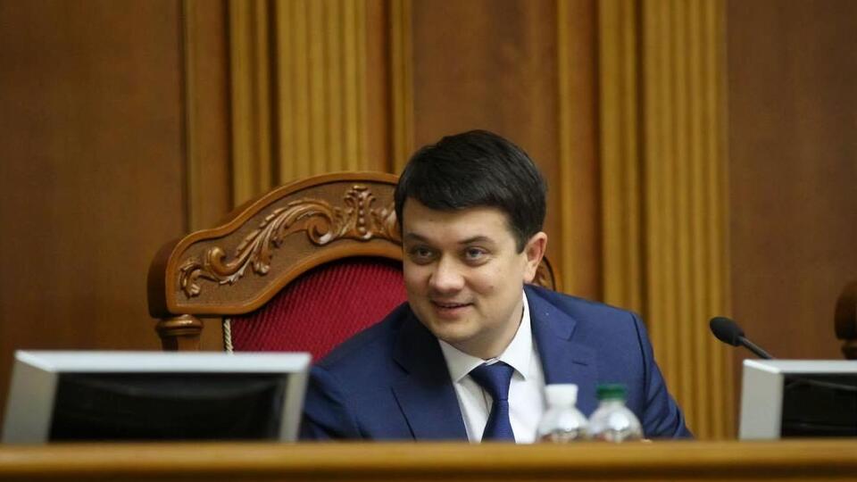 Разумков: "Виходити" з розгляду законопроєкту й "заходити" в інший, поки не прийнято рішення по цьому, дійсно неможливо