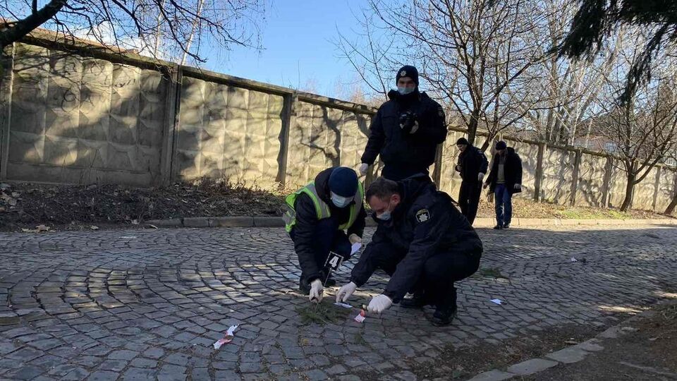 В результате стрельбы в Мукачево 7 февраля пострадало два человека