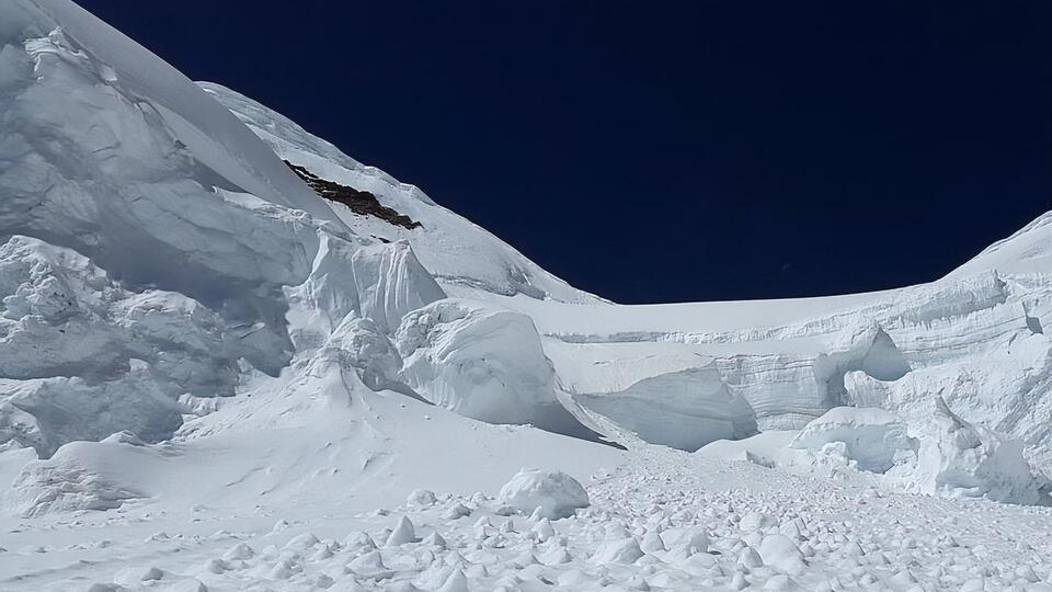 У районі вершини Тетнульді зійшло відразу дві лавини