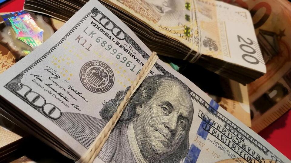 НБУ установил курс валют на 12 февраля